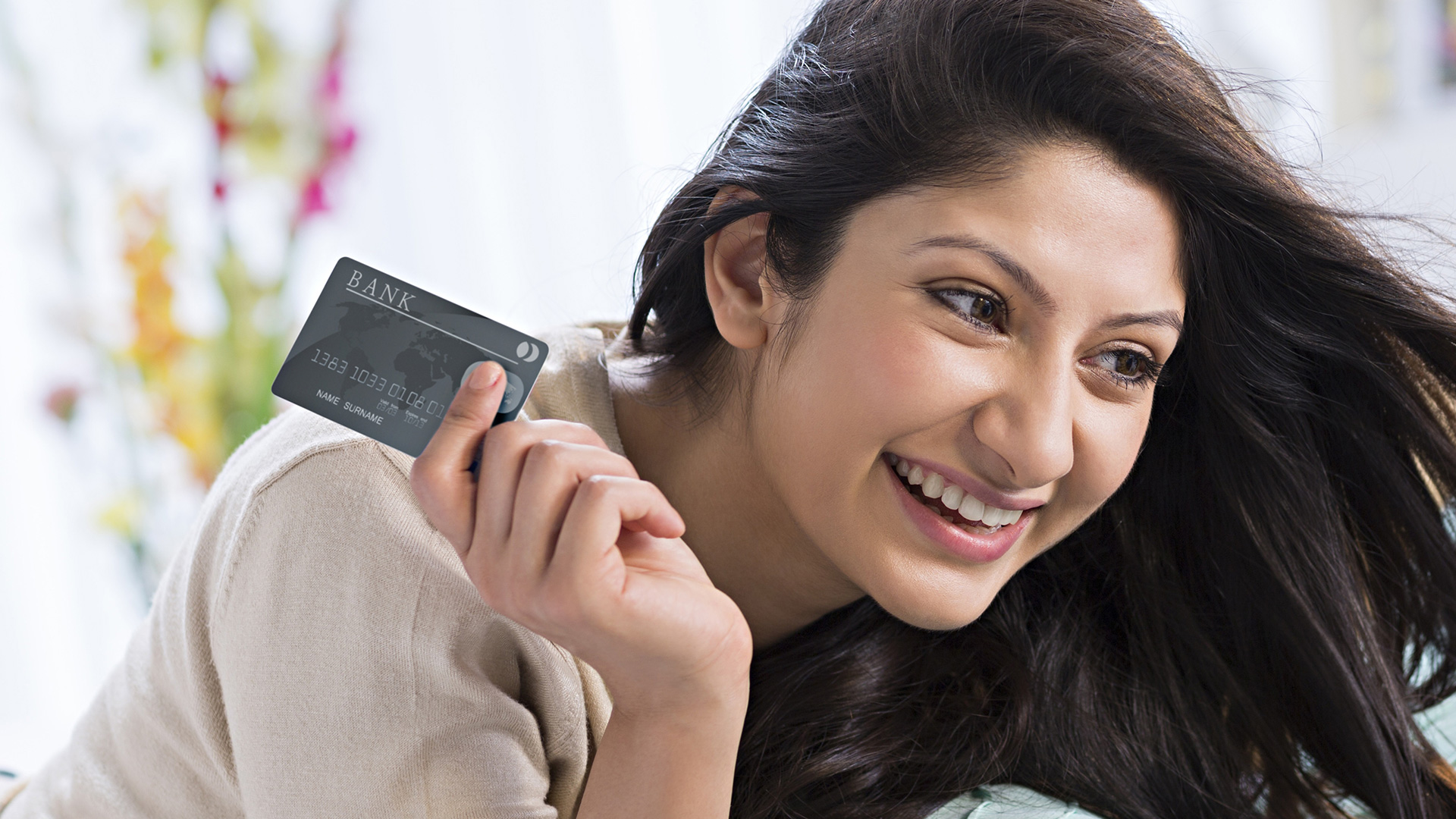 How to save money by using credit card